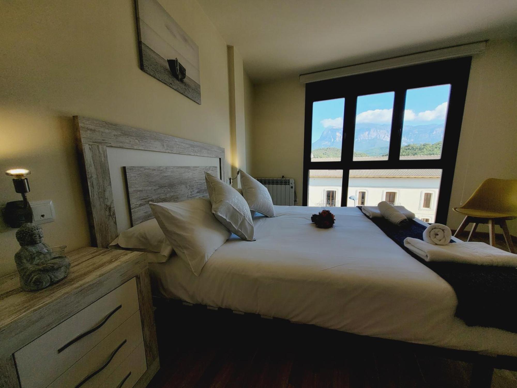 Guest House Ainsa Pirineos Rum bild